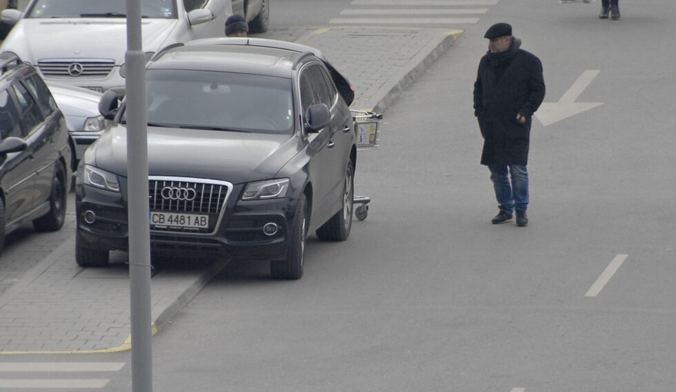 Мутра в едър план.