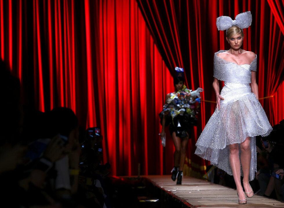 Фотогалерия: Всичко става за носене, когато си Moschino
