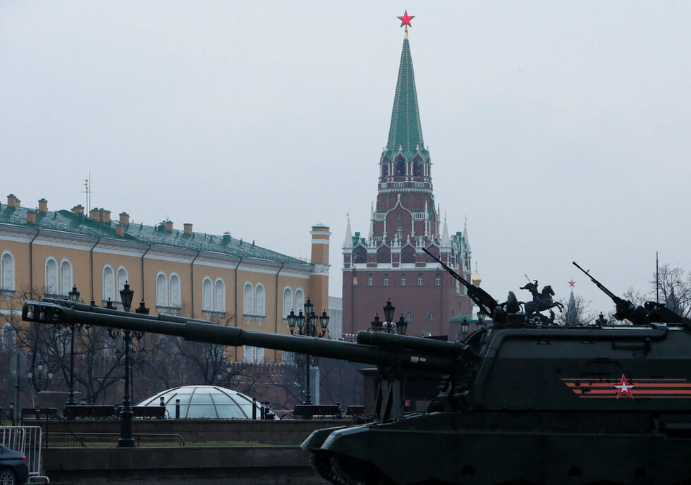 Фотогалерия: В Москва 10 000 души тренират за Парада на победата