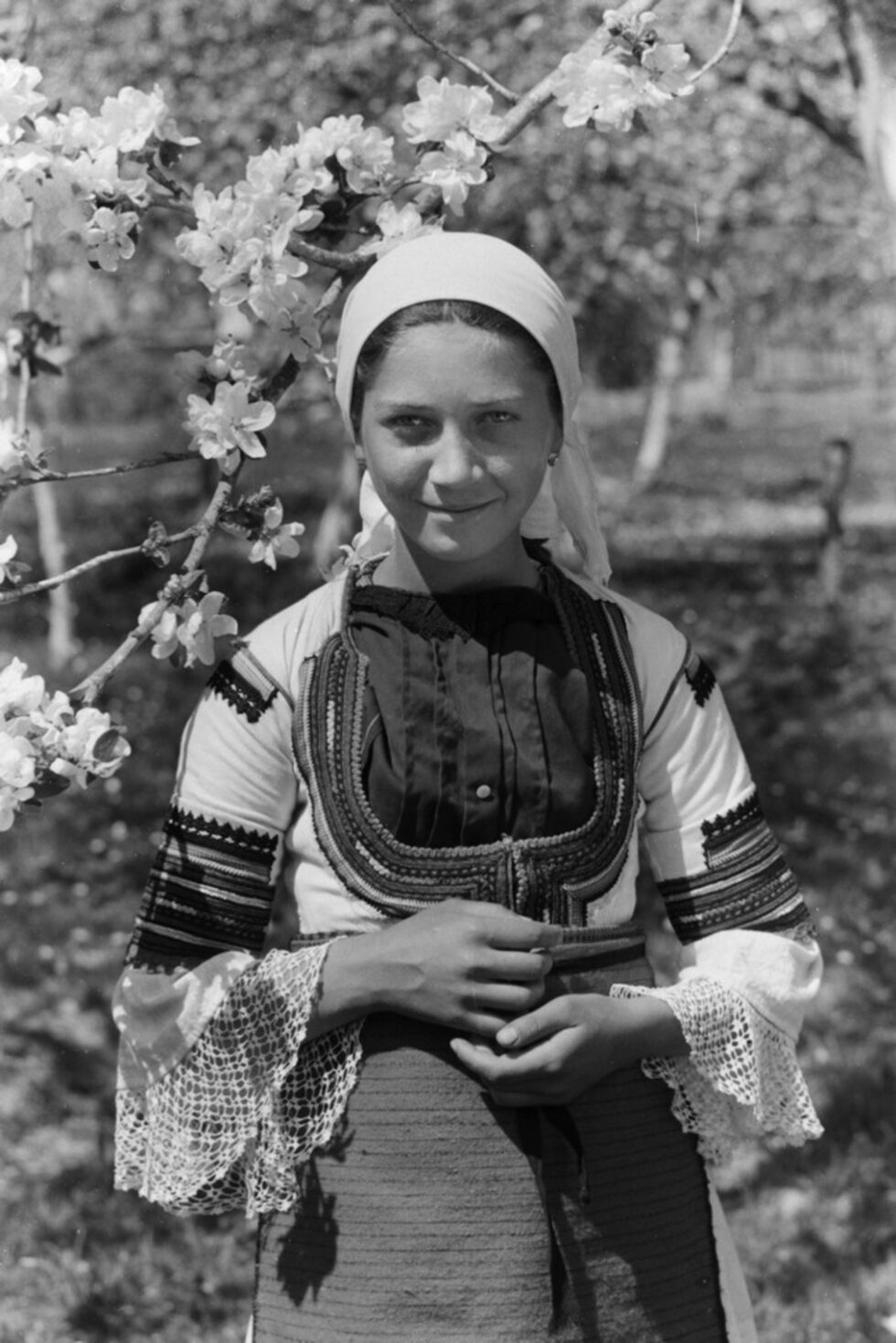 Момиче от село Шишковци. Април 1939 г.
