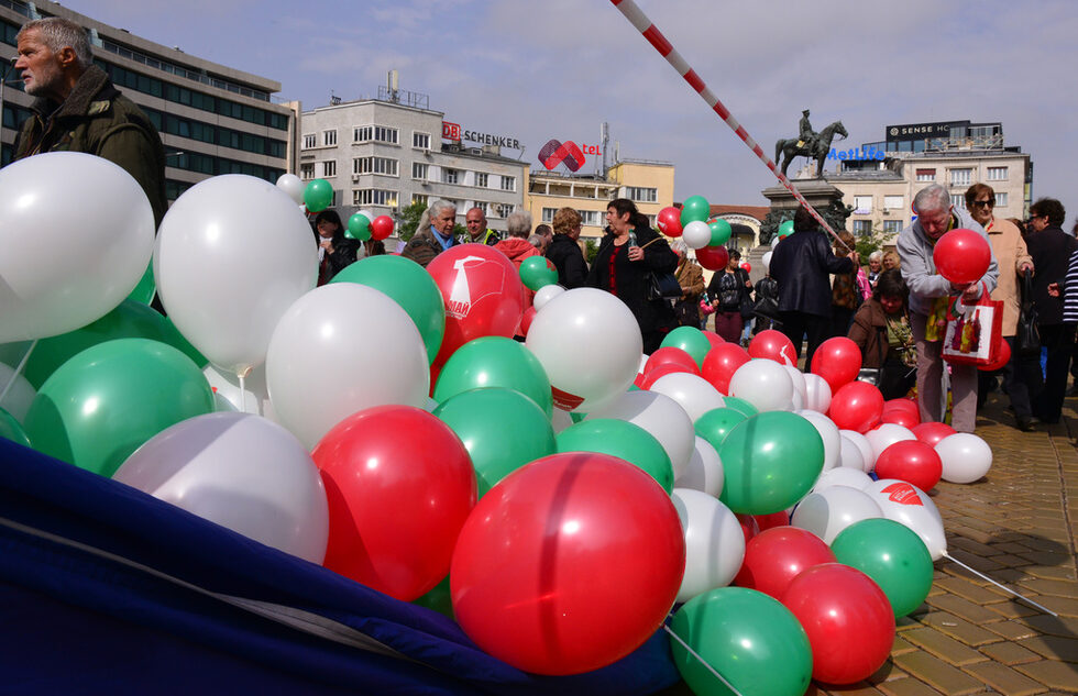 Според пресцентъра на БСП в митинга-шествие на социалистите са се включили над 8000 души.
