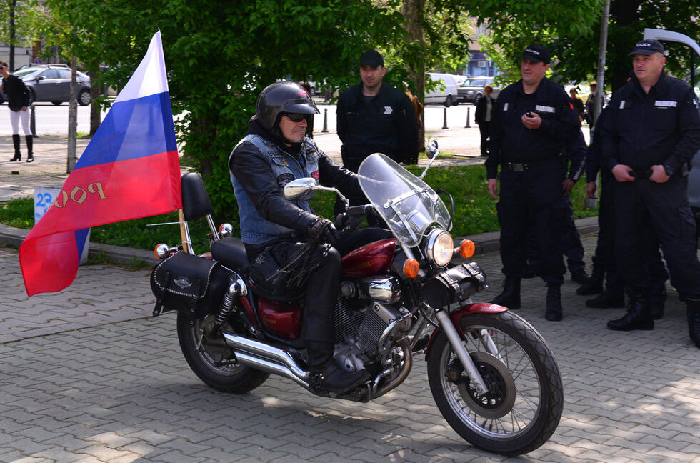 Според Денчо Златанов, президент на "Нощните вълци – София", нашите рокери ще поднесат цветя на паметниците в Харкан и мемориал "Сремски фронт", където са погребани телата на хиляди българи от Първа Българска армия, която участва във втората фаза на Втората световна война в състава на Трети Украински фронт на Съветската армия.