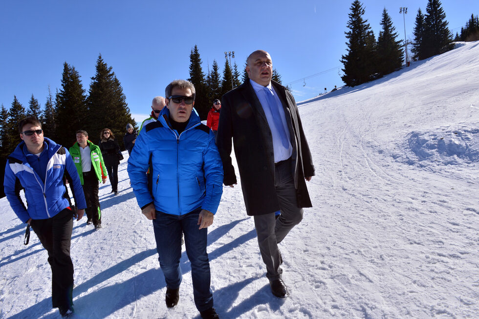 Друго познато име е това на <a href="http://www.dnevnik.bg/sport/2017/05/03/2964181_koi_e_krasen_kralev_-_sportniiat_ministur_ostavi_mnogo/" target="_blank">Красен Кралев</a>. Той бе министър на младежта и спорта в предишния кабинет на ГЕРБ.