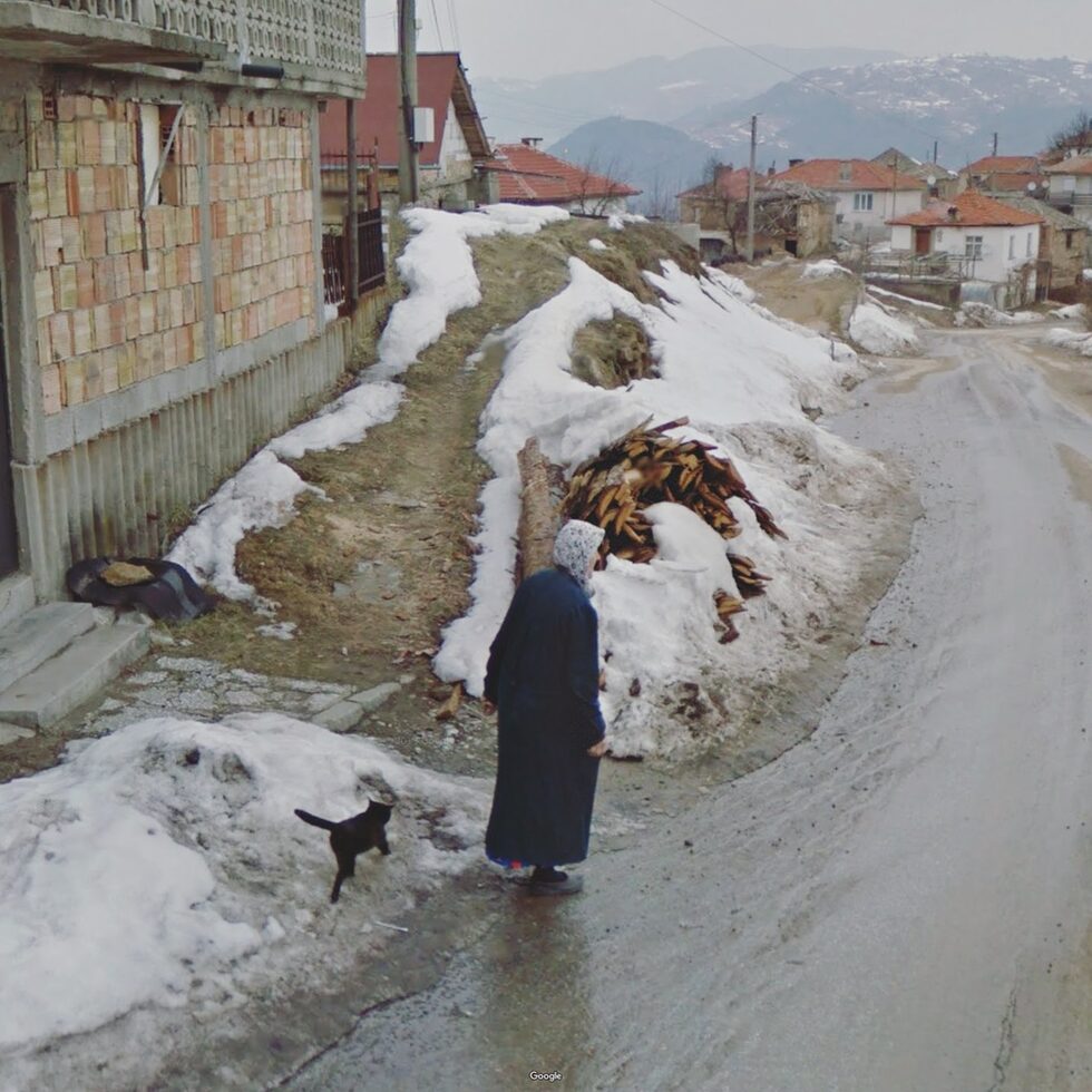 И България е влязла в екскурзията на Джаки Кени. <br /><br />Кадър от Смолян, България