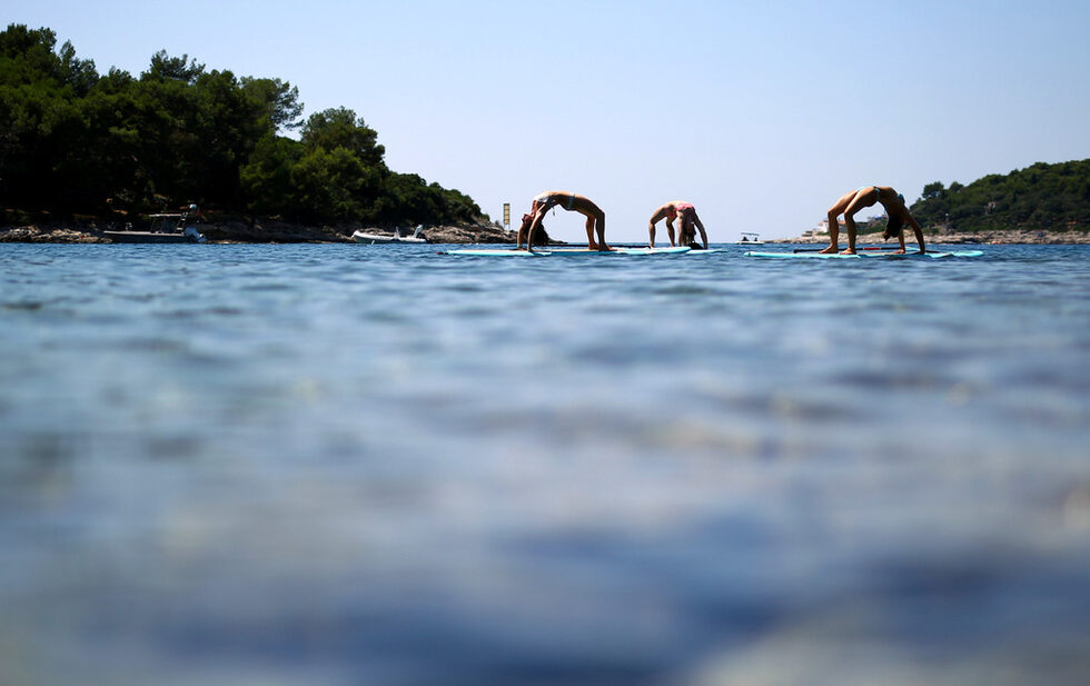 Фотогалерия: Йога на вода