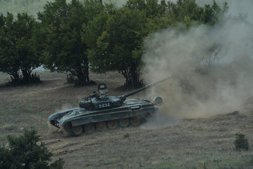 Български танк Т-72.