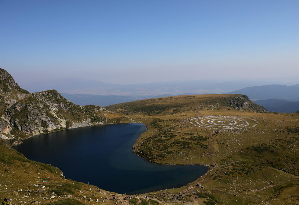 Фотогалерия: Бялото братство посрещна Слънчевата нова година