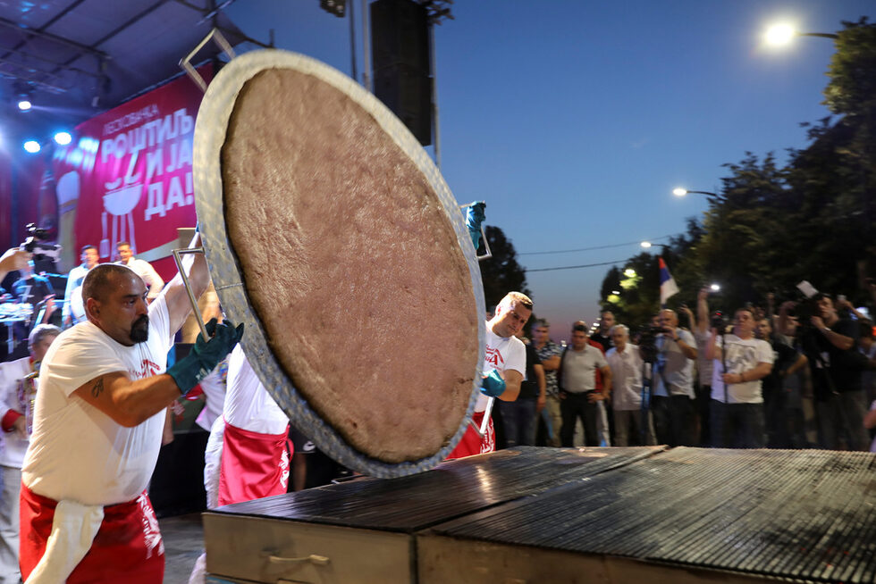 Фотогалерия: Колко голяма може да е плескавицата