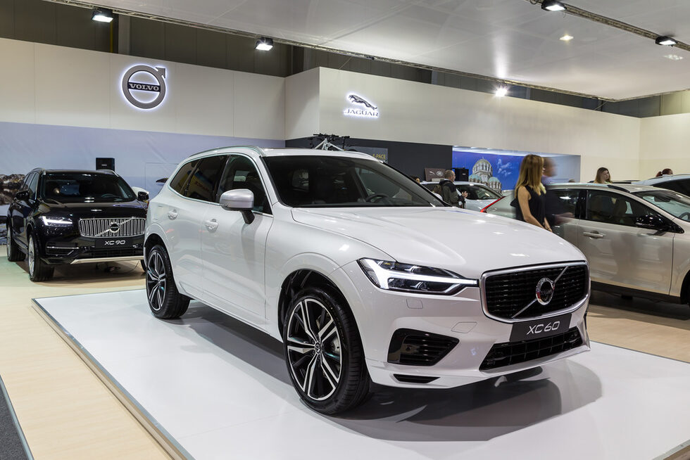 Второто поколение на <a href="http://www.dnevnik.bg/skorost/2017/07/07/3003421_novoto_volvo_hs60_predpremierno_e_v_bulgariia/" target="_blank">"Волво" ХС60</a> вече има плъг-ин хибридна версия, която е показана на автосалона.