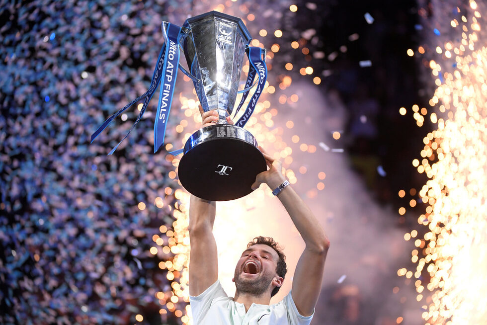 Григор Димитров <a href="http://www.dnevnik.bg/sport/2017/11/19/3081227_grigor_dimitrov_specheli_titlata_v_london_sled_tejka/" target="_blank">спечели финалите на АТП в Лондон</a>. Българинът завърши по забележителен начин впечатляващия си сезон след победа срещу Давид Гофен.