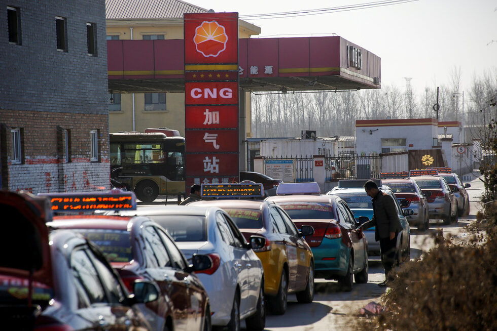 Цените на втечнения природен газ в Китай на вътрешния пазар са се увеличили с повече от 70% от средата на ноември, достигайки рекордните нива от над 8000 юана на тон този месец, според данните от <a href="http://market.yeslng.com/" target="_blank">онлайн борса за доставки на газ в страната.</a>