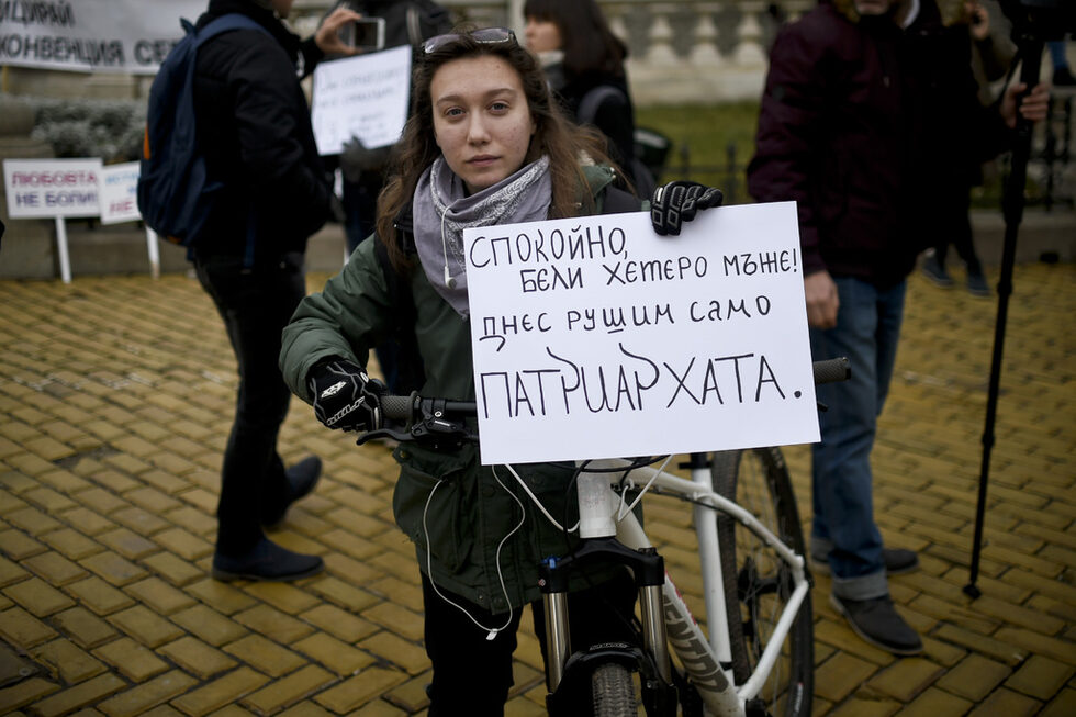 Фотогалерия: Над 100 души поискаха с протест ратификация на Истанбулската конвенция