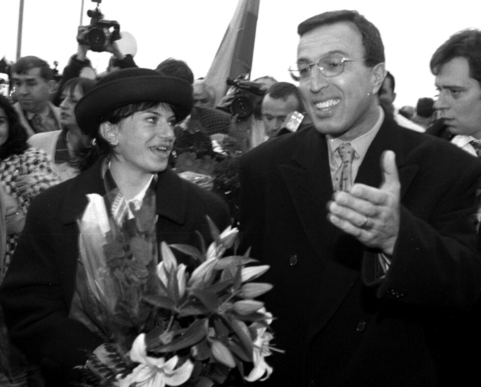 Дафовска е родена на 28 ноември 1975 г. в град Чепеларе. Първият ѝ успех е през 1993 г., когато печели бронзов медал на световно първенство за девойки. Следват бронзови медали на 15 км от световните първенства през 1995 и 1997 г. Дафовска има и три медала от европейски първенства, включително златен в любимата й дисциплина - 15 км индивидуално, от шампионата в Минск през 2004 г. <br /><br />Българската биатлонистка участва в четири олимпиади, като освен златото в Нагано има пето място място в Солт лейк сити през 2002 г. и осмо място в Торино през 2006 г. <br /><br />Спортист №1 на България и на Балканите за 1998 г.<br /><br />