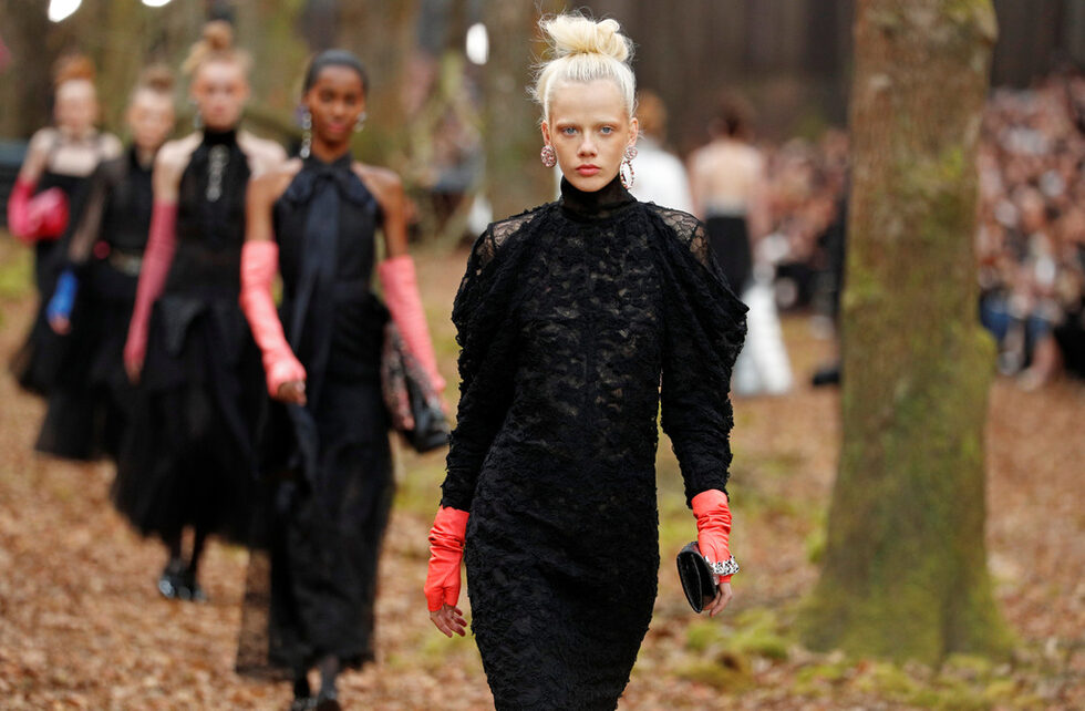 A model presents a creation by German designer Karl Lagerfeld as part of his Autumn/Winter 2018-2019 women's ready-to-wear collection show for fashion house Chanel at the Grand Palais during Paris Fashion Week, France March 6, 2018. REUTERS/Pascal Rossignol