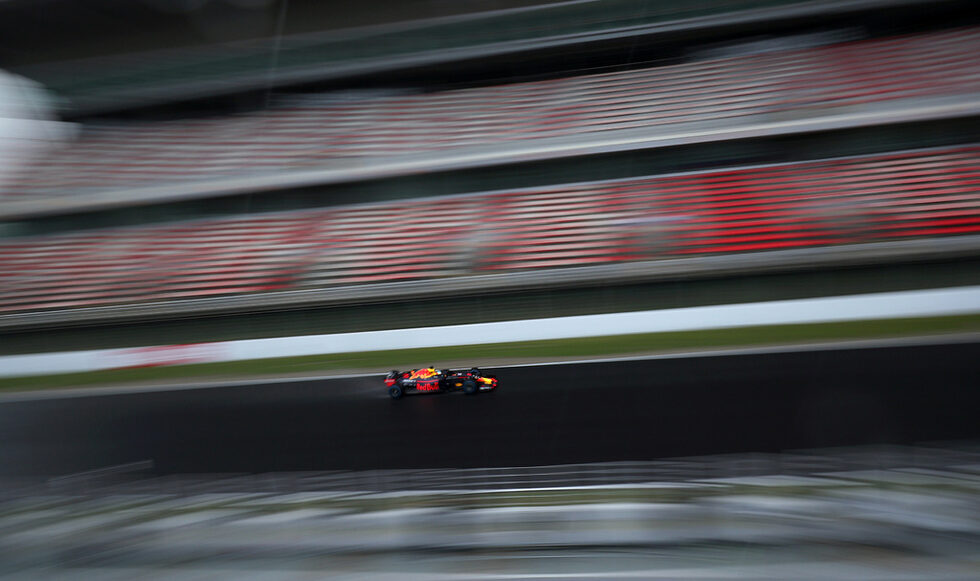 Даниел Рикардо от отбора на Red Bull Racing по време на тестовете преди състезанието от Формула 1 на пистата Circuit de Barcelona, Испания