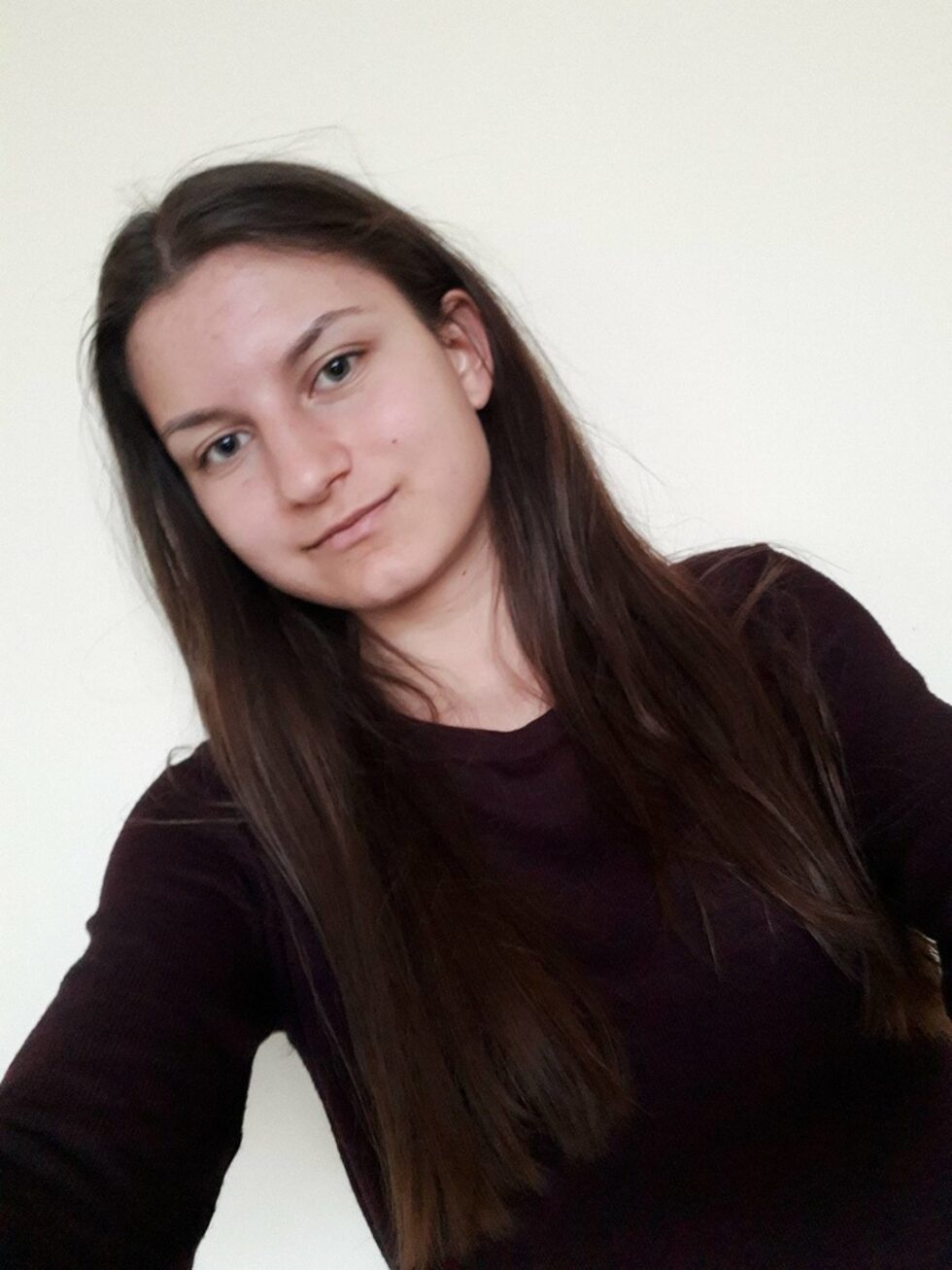 <strong>Христина Куташка</strong><br /><br /><strong>Музика</strong>: поп, рок<br /><br /><strong>Книги</strong>: "Малкият принц"- Антоан дьо Сент-Екзюпери, "Белия зъб", Джек Лондон, "Пътеводител на галактическия стопаджия", Дъглас Адамс, "Игрите на глада", Сюзан Колинс<br /><br /><strong>Филми</strong>: "Интерстелар", "Пазителят"<br /><br /><strong>Социални мрежи</strong>: Facebook, Instagram<br /><br /><strong>ТВ/ подкаст/ сериали</strong>: X Faktor, "Гласът на България"<br /><br /><strong>Места</strong>: Морската градина, молове, заведения