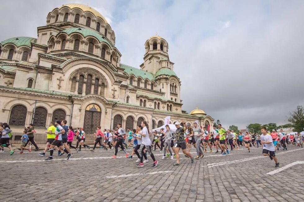 Първият <a href="https://www.dnevnik.bg/sport/2018/05/13/3178204_nad_800_dushi_vzeha_uchastie_v_purviia_polumaraton_na/" target="_blank">самостоятелен полумаратон в София се проведе в неделя и привлече общо около 1500 участници</a>.