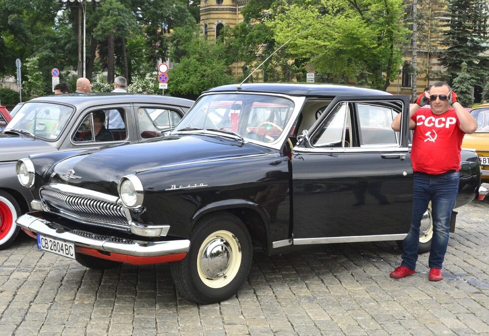 Фотогалерия: Ретро парад за празника на шофьора