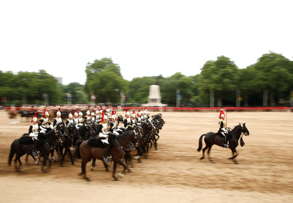 Фотогалерия: Trooping the Colour за Нейно Величество