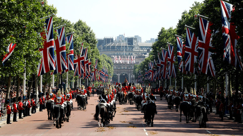 Фотогалерия: Trooping the Colour за Нейно Величество