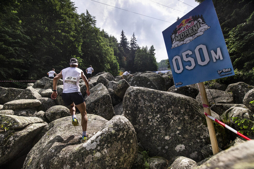 В събота се проведе състезанието Red Bull Moreni Challenge. Събитието, в основата на което е идея на най-добрия български състезател в планинското бягане Кирил Николов-Дизела, представляваше надбягване върху морените в местността Златните мостове на Витоша.