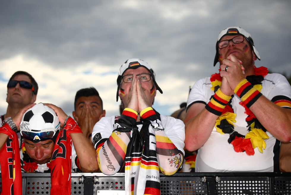 Световният шампион Германия <a href="https://www.dnevnik.bg/sport/2018/06/27/3207681_shampionut_germaniia_ruhna_i_napusna_svetovnoto/" target="_blank">допусна шокираща загуба от Южна Корея</a> и отпадна още в груповата фаза на мондиала в Русия.