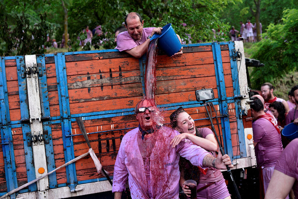 Batalla de Vino (Битката за виното) в Харо, Испания.