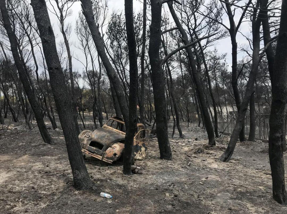 Фотогалерия: Пожарите превърнаха село край Атина в "гръцкия Помпей"