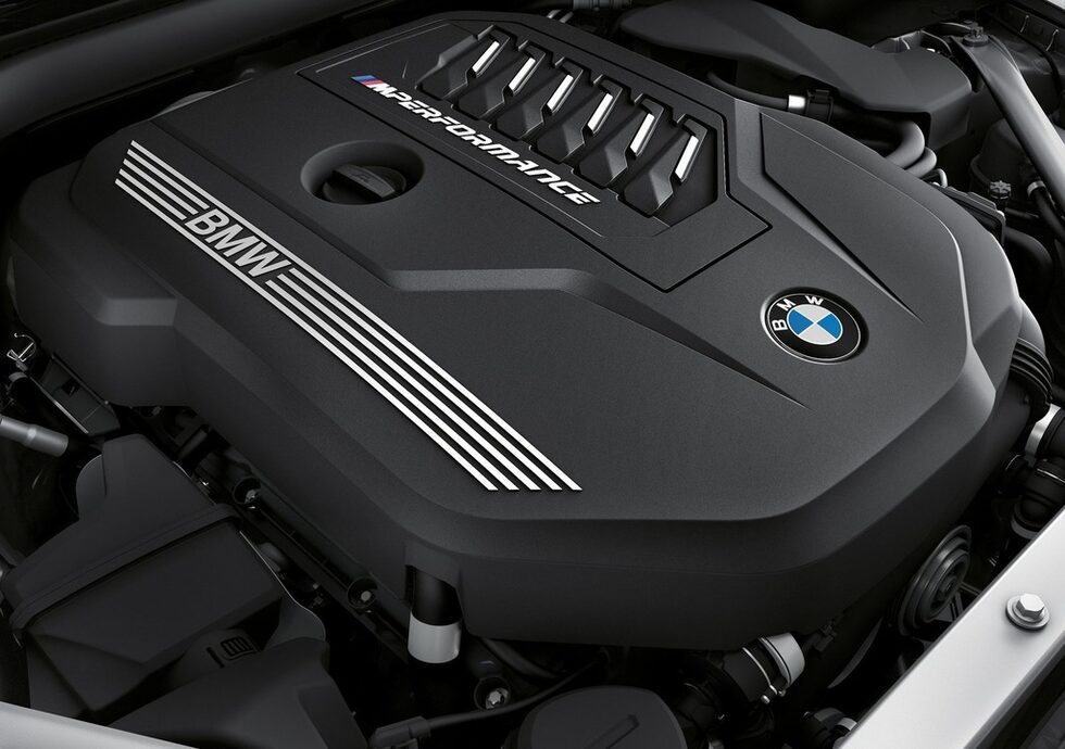 БМВ Z4 M40i First Edition се задвижва от редови шестцилиндров двигател с 340 к.с. Той предлага ускорение от място до 100 км/ч за 4.6 секунди.