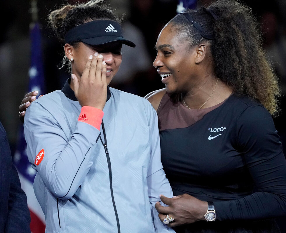 Женският финал на US Open между Наоми Осака и Серена Уилямс предложи много емоции и първа титла от Големия шлем за 20-годишната японка. <a href="https://www.dnevnik.bg/sport/2018/09/09/3307852_osaka_razbi_serena_uiliams_v_emocionalen_final_i/" target="_blank">Тя победи шесткратната шампионка с 6:2, 6:4 за 79 минути</a>.<br /><br />Осака, която е била само на година при спечелването на първата титла на Уилямс в Ню Йорк, прекъши мечтата на американката за 24-а титла от Шлема, с което да изравни рекорда на Маргарет Корт.