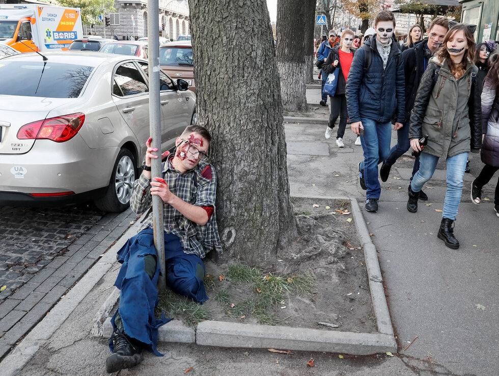 Фотогалерия: Разходката на зомбитата