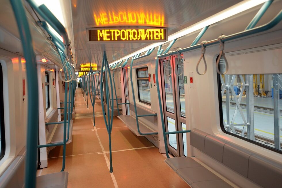 Новите мотриси струват 418 млн. лв. без ДДС, или по около 20,9 млн. лв. на метровлак. Част от средствата са договорени по оперативна програма "Транспорт" и съфинансиране от българска страна.