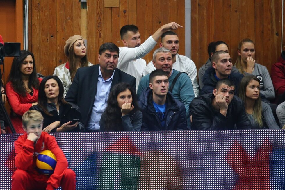 Легендата Борислав Кьосев на трибуните.