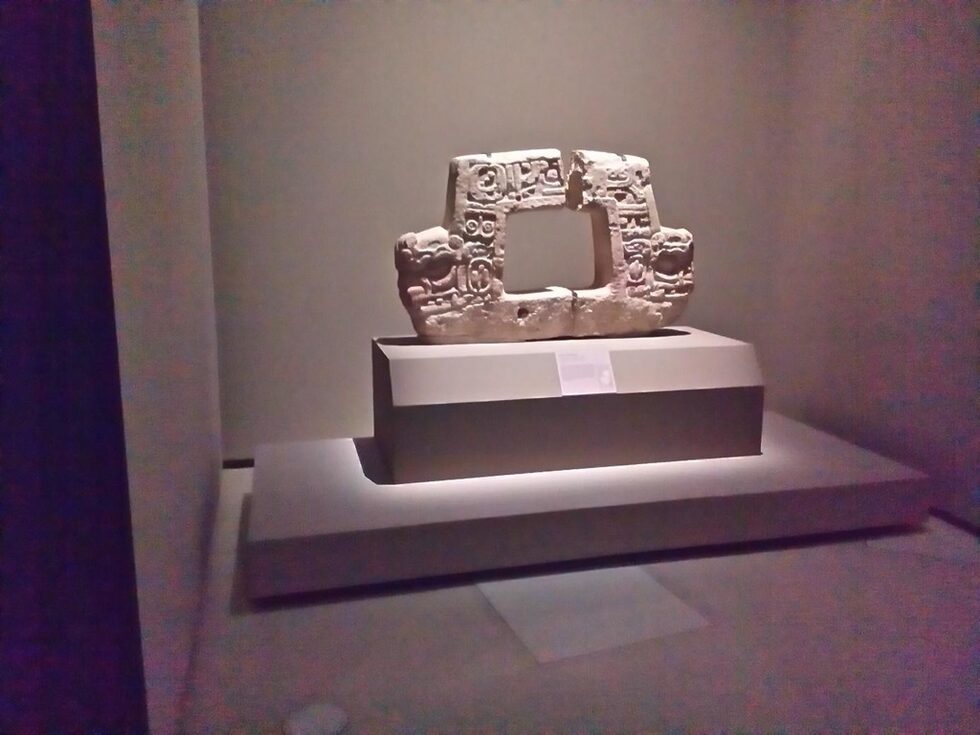 Вторият път беше във Вашингтон през 2016 г. в Smithsonian Institution - National Museum of the American Indian – отново имаше гостуваща изложба на инките от Перу. Успях да снимам възли и един уникален мост – оригинал, който няма къде да видиш в Перу . Изложбата беше впечатляваща и артистично курирана.