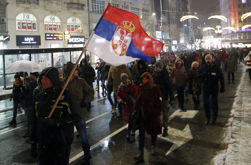 Фотогалерия: Хиляди протестираха в Белград срещу Вучич