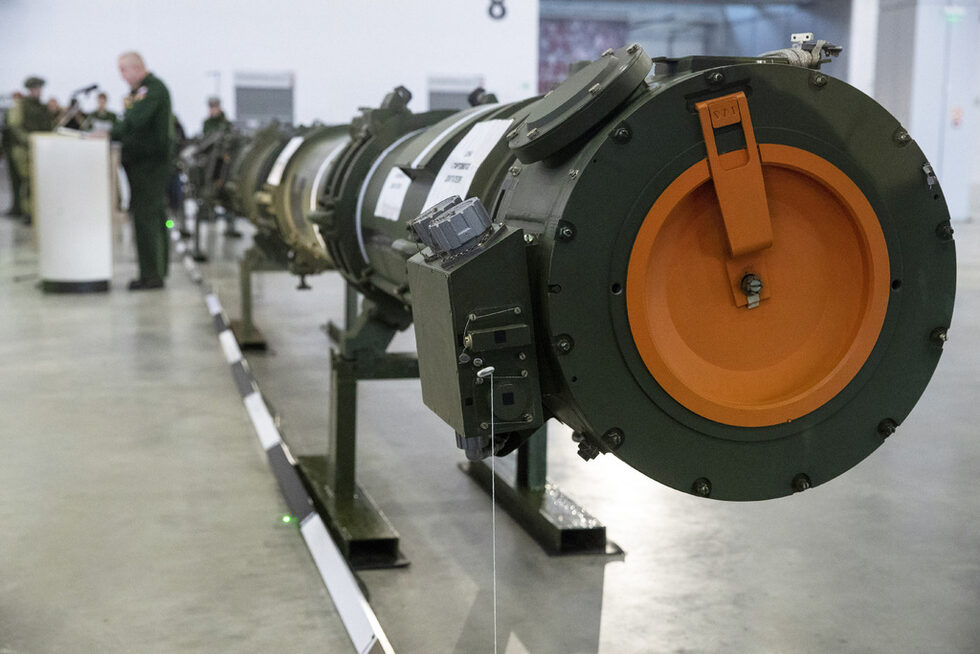 Това е модернизирана 9M728, поради което се е получила ракета с 10 км по-малък обсег, но с по-мощна бойна част. Намаленият обсег бил потвърден на ученията "Запад-2017".