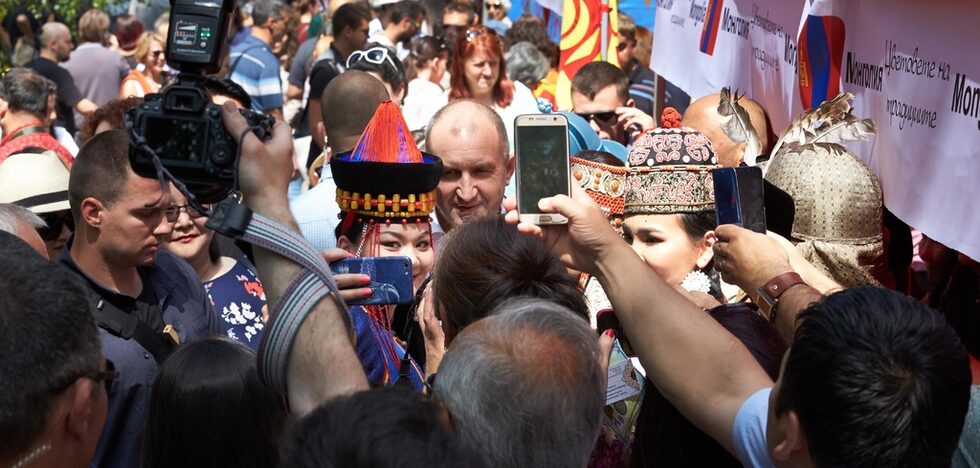 Среща с участниците във Фестивала на азиатската култура "Цветовете на традициите" в София.