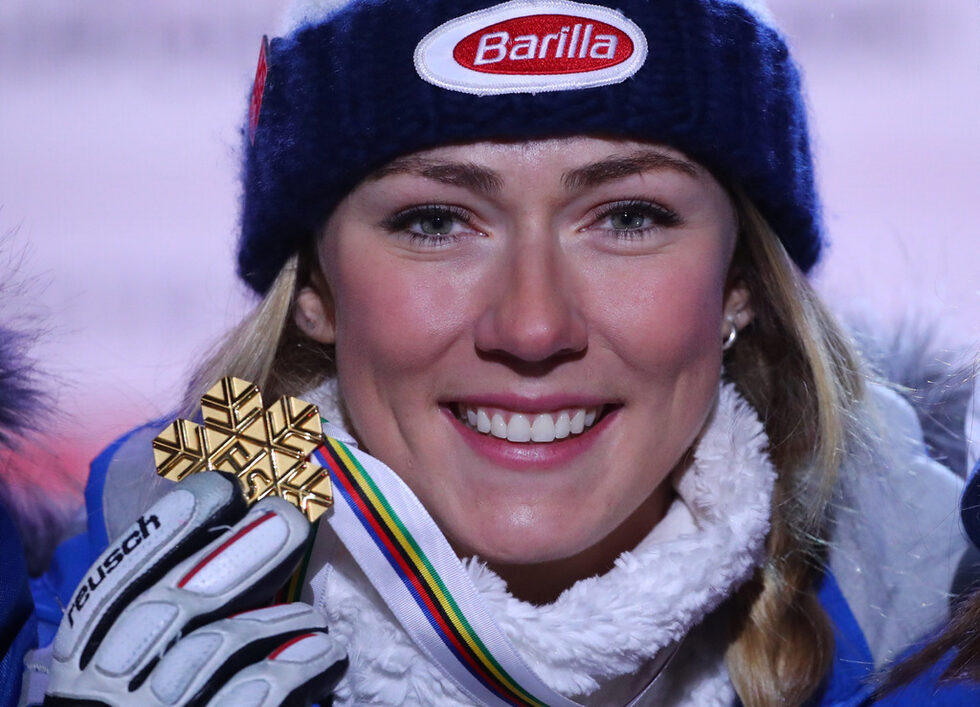 <a href="https://www.dnevnik.bg/sport/2019/02/16/3391430_shifrin_vleze_v_istoriiata_s_chetvurto_poredno_zlato_v/" target="_blank">Микаела Шифрин влезе в историята на алпийските ски</a> с четвърта поредна световна титла в слалома. Американката триумфира в Оре и вече има пет златни медала от световни първенства.<br /><br />23-годишната Шифрин взе две титли в Оре, като победи и в супер-Г.