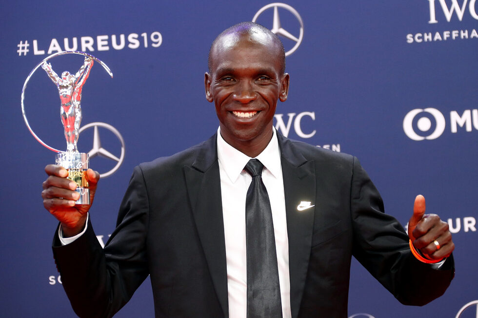 Елиуд Кипчоге, който <a href="https://www.dnevnik.bg/sport/2018/09/18/3312941_eliud_kipchoge_i_smazvashtoto_mu_postijenie_na/" target="_blank">счупи рекорда в маратона</a>, беше отличен в категорията "Изключитено постижение".