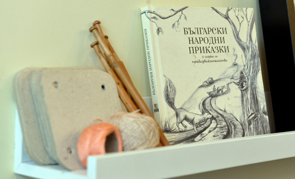 Фотогалерия: Залите "Кукер", "Самодива" и "Малък змей" в етнографския музей