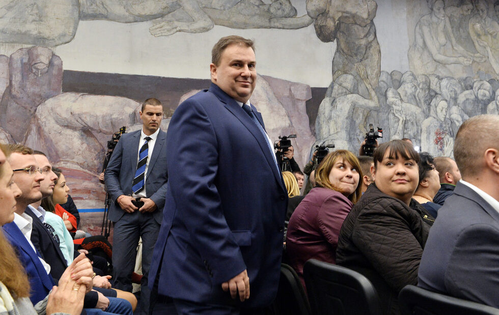 Евродепутатът Емил Радев влиза в политиката като общински съветник на Варна от листата на ГЕРБ през 2007 г. Депутат в 41-ото и 42-ото Народно събрание от ГЕРБ.