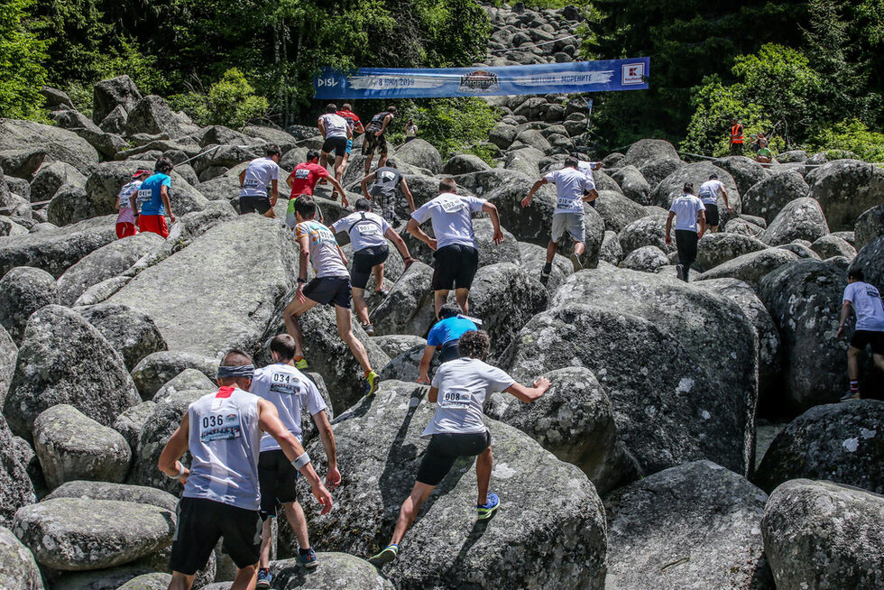Близо 50 души се впуснаха в екстремното надбягване Red Bull Moreni Challenge на Витоша.