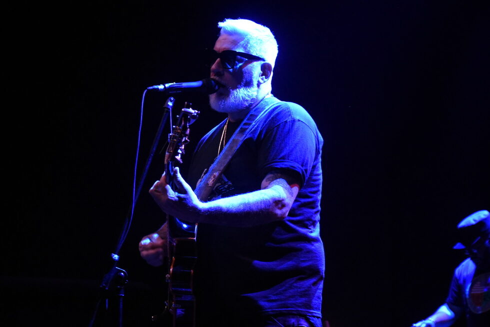 Американският музикант, певец и рапър Everlast се среща за пореден път с българската публика. Снощи в столичния клуб Music Jam той представи най-новия си албум Whitey Fords's House of Pain, който бе издаден през 2018 г..