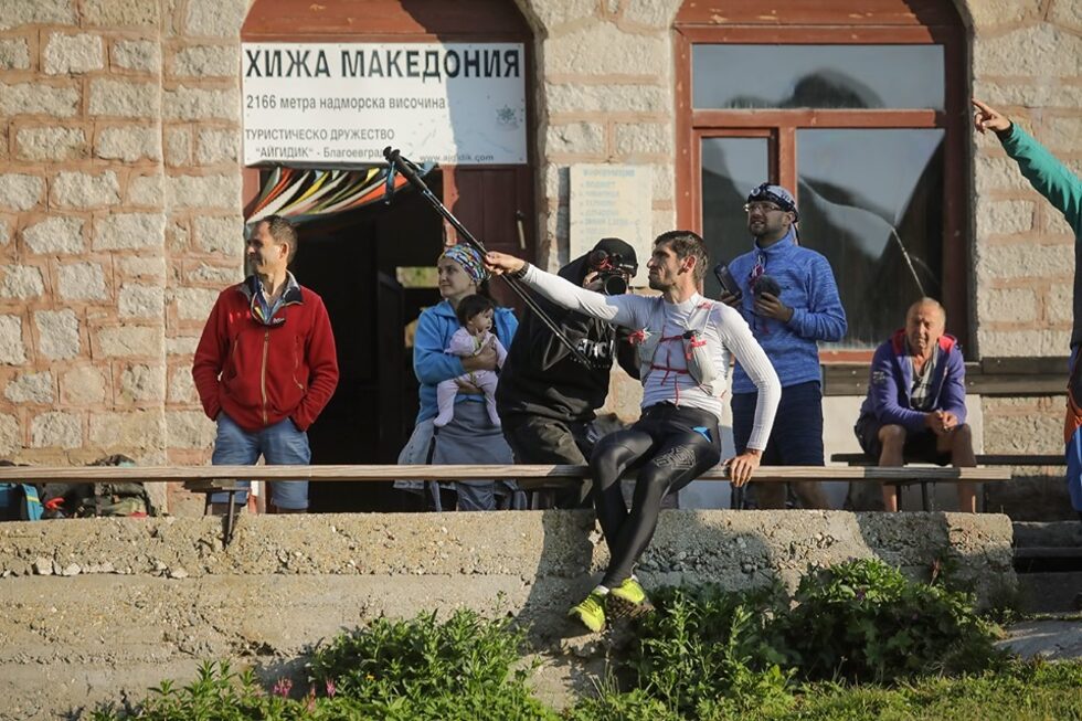 "Е4 определено е най-динамичният и най-трудният туристически маршрут в България, в който аз се влюбих още повече. Всяка една планина си има своите особености и точно докато се нагодиш към нейния ритъм, тя рязко свършва и влизаш в един нов свят, който го дели само един асфалтов път от предходния", заяви планинският бегач.