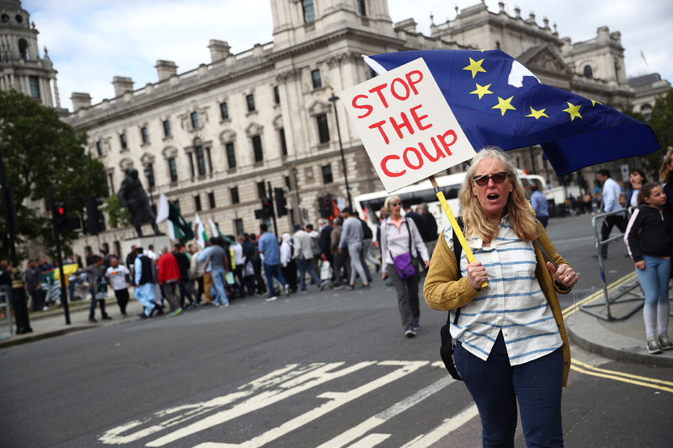 Анти-Брекзит протест пред сградата на парламента в Лондон, Великобритания.