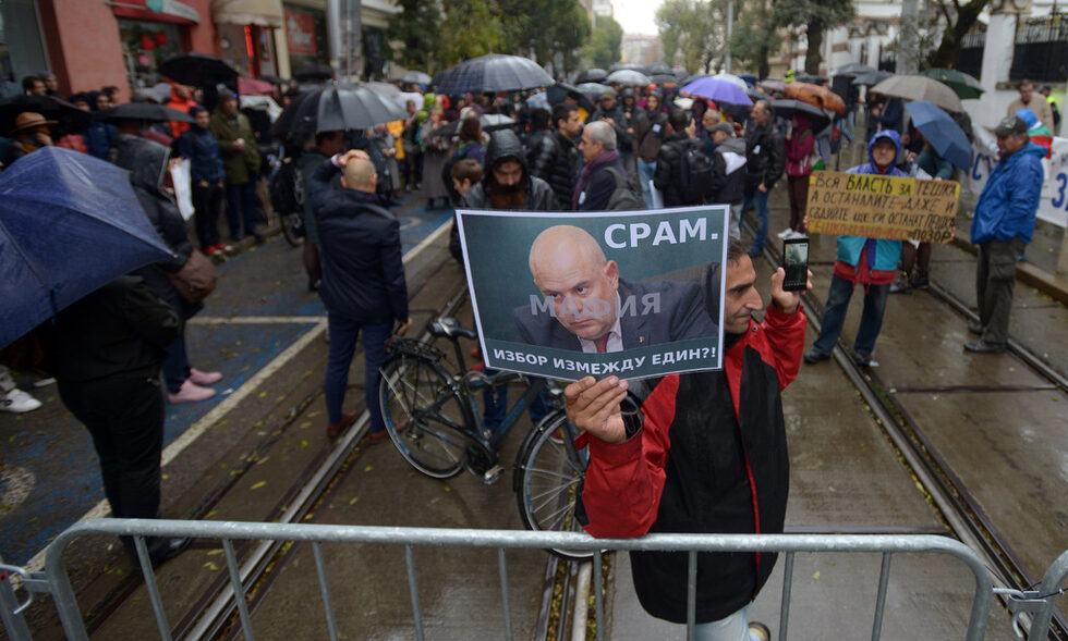 Протестиращите срещу избора имаха друга гледна точка.