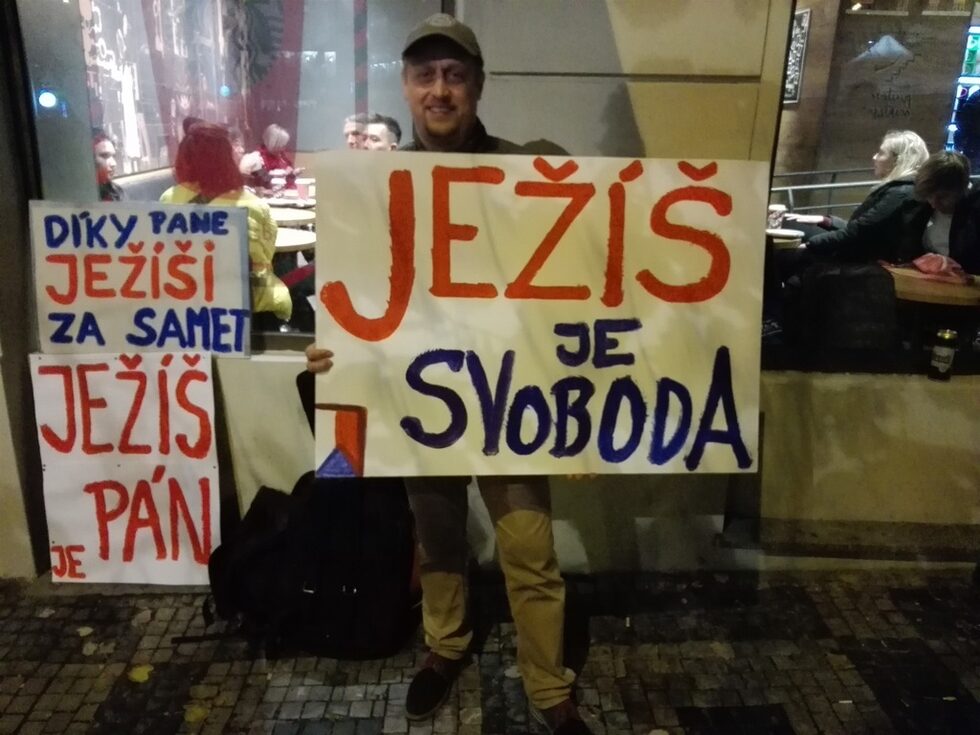 Исус е свобода.Благодарим ти Господи Иисусе за Нежната революция.