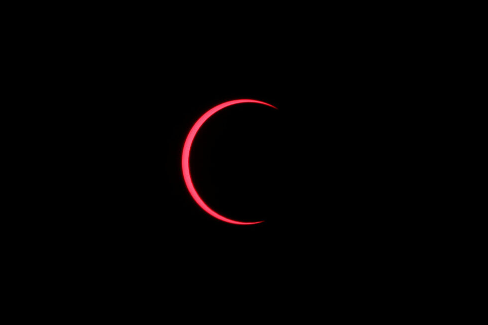 Фотогалерия: Последното слънчево затъмнение за 2019 г.