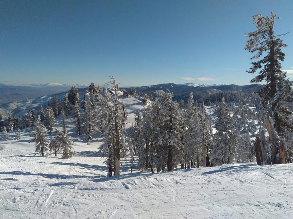 Сняг има достатъчно по планините на Невада.