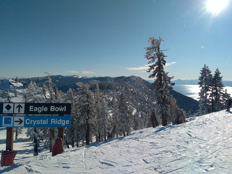 На върха коя ли писта да хвана. Сега ще е трудната, като се изморя достатъчно, ще мина и по лесната.